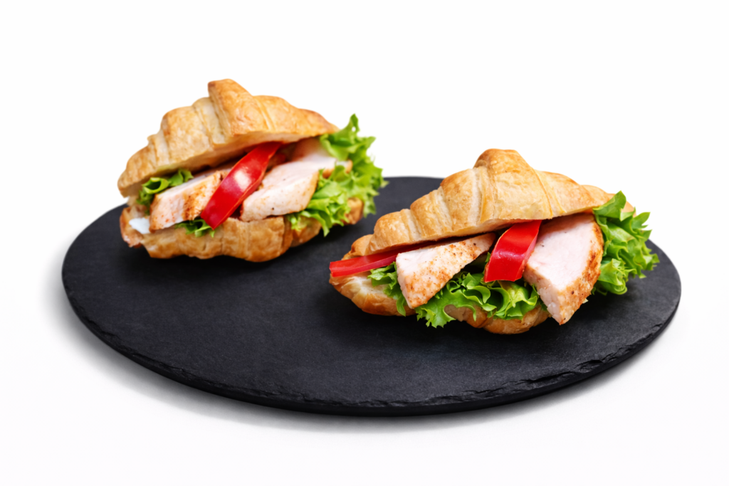 Mini croissant s pečeným kuřecím masem 5ks v nabídce kavárny caffé gp